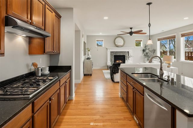 $1,325,000 | 25416 Southeast 275th Place, Maple Valley, WA 98038