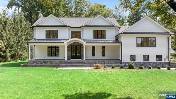 $2,690,000 | 56 Clover Lane, Upper Saddle River, NJ 07458