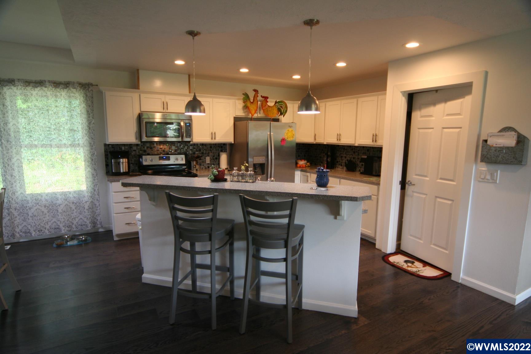 10977 Silbernagel Road Southeast Stayton, OR 97383 - Photo 5 of 36 Gallery Image 5