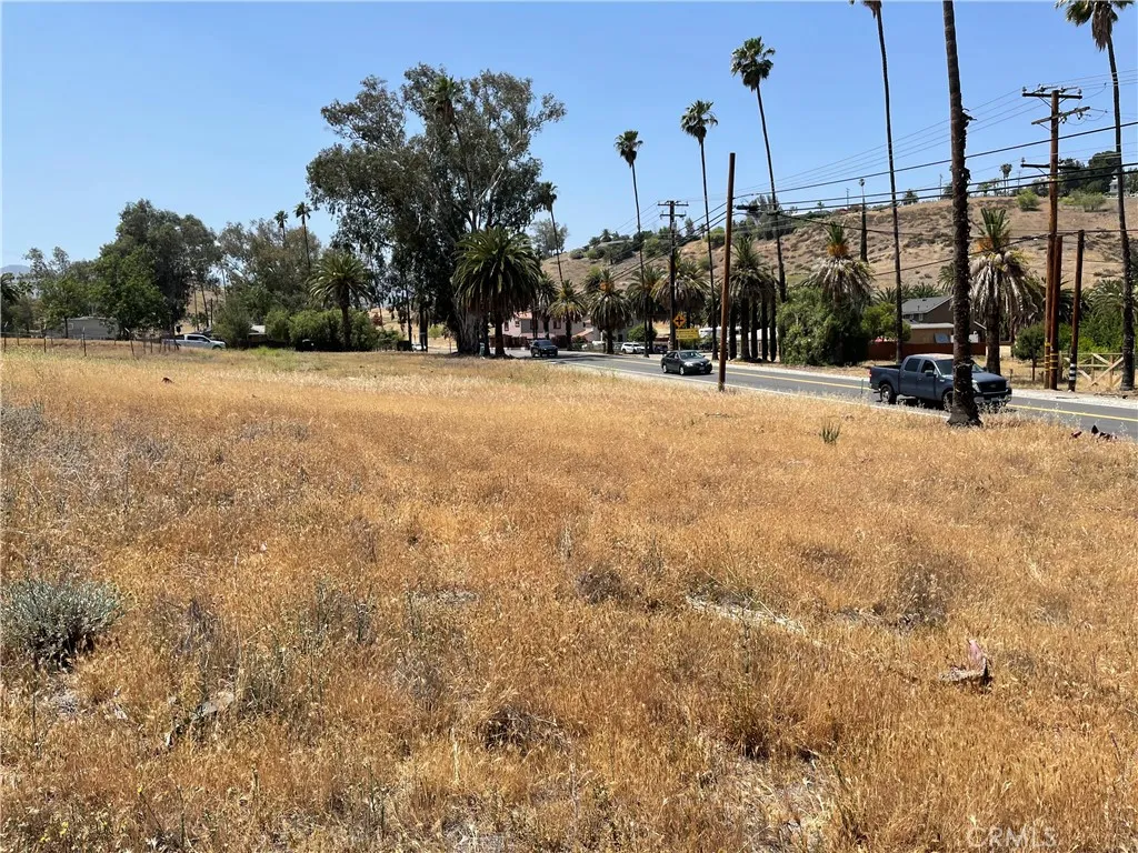 16 Riverside Drive Lake Elsinore, CA 92530 - Photo 8 of 34 a view of outdoor space with swimming pool