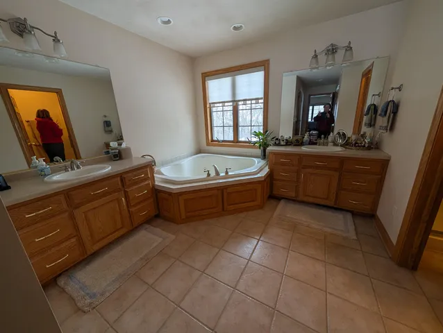 $675,000 | 123 Ashbrooke Place, Neenah, WI 54956