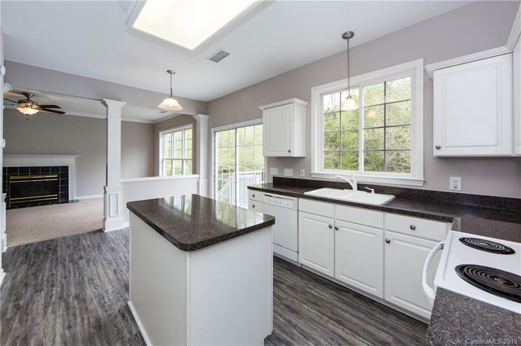1023 Clearbrook Road Matthews, NC 28105 - Photo 9 of 40 Gallery Image 9