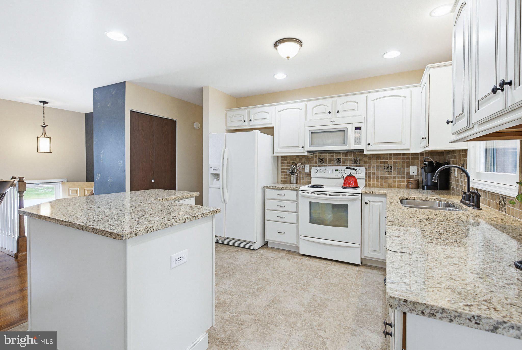 662 Bedington Circle Manheim, PA 17545 - Photo 15 of 43 Kitchen