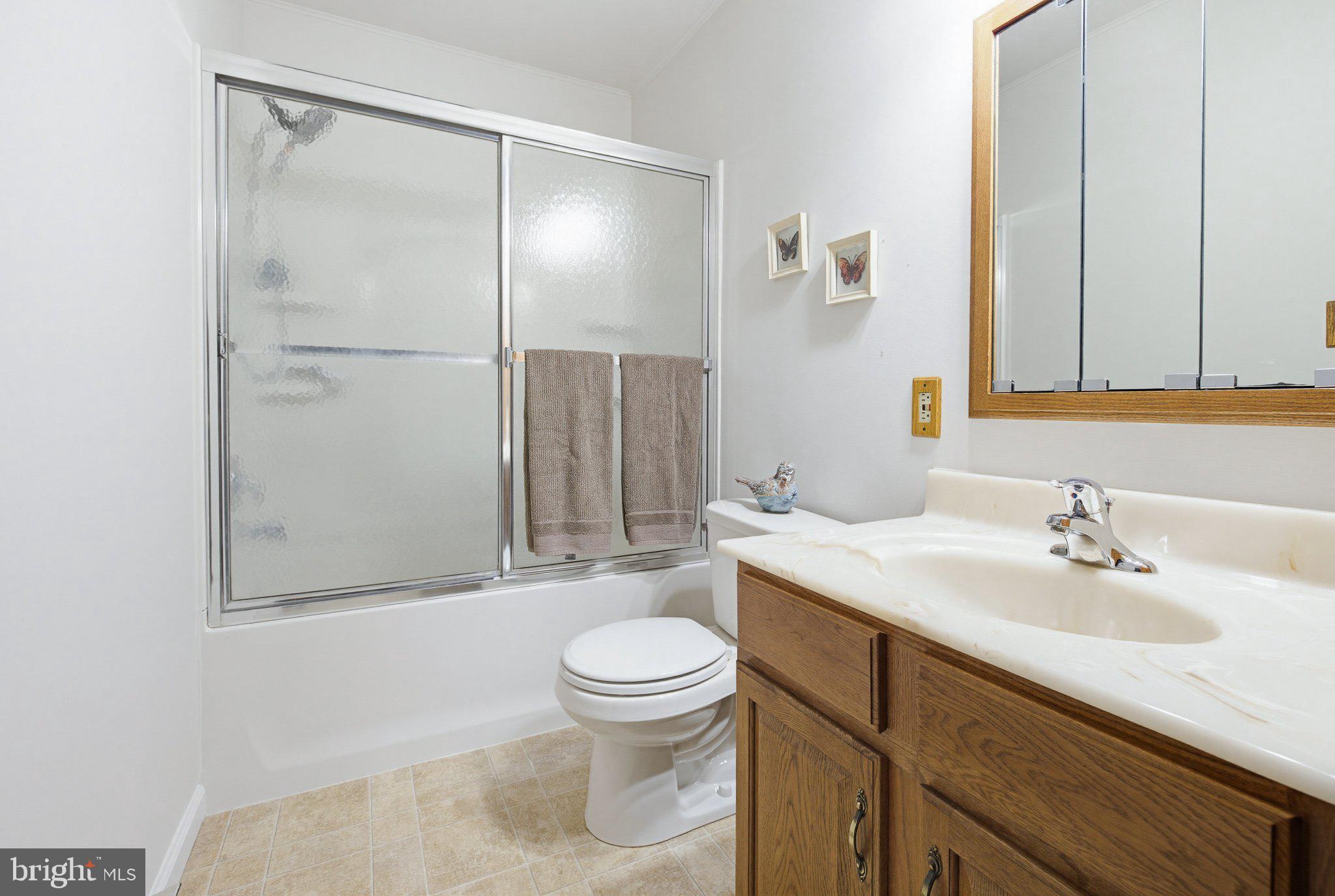 662 Bedington Circle Manheim, PA 17545 - Photo 26 of 43 Bathroom