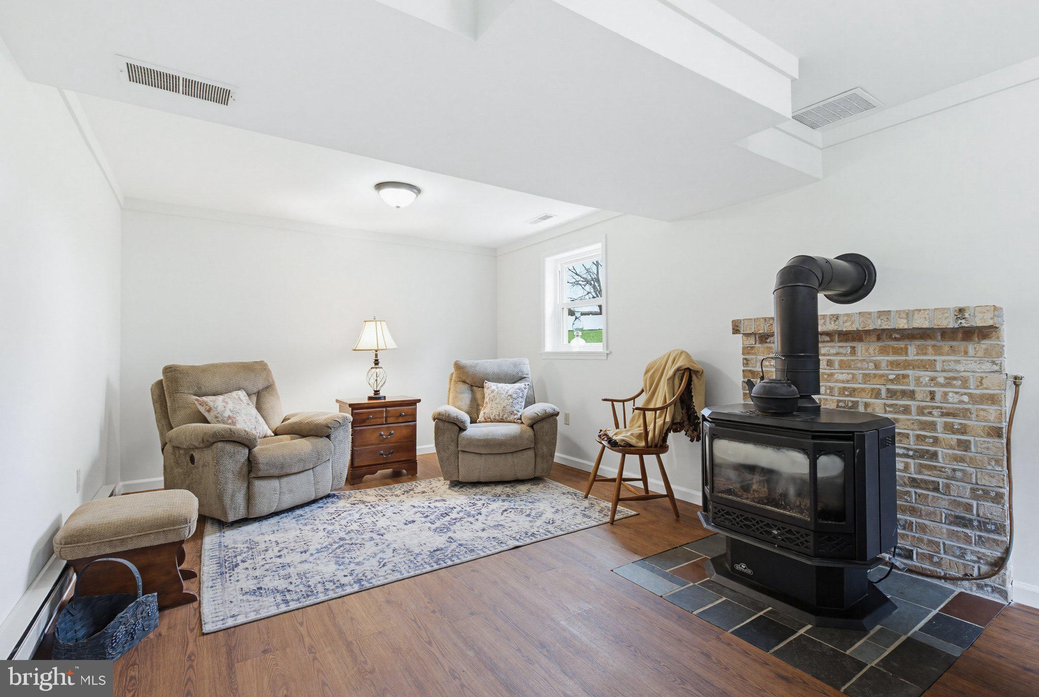 662 Bedington Circle Manheim, PA 17545 - Photo 28 of 43 Family Room