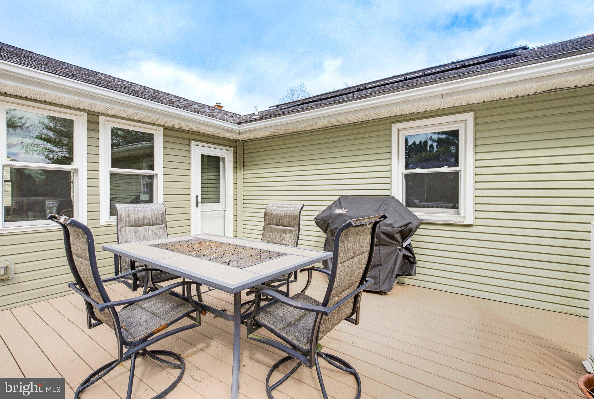 662 Bedington Circle Manheim, PA 17545 - Photo 33 of 43 Deck