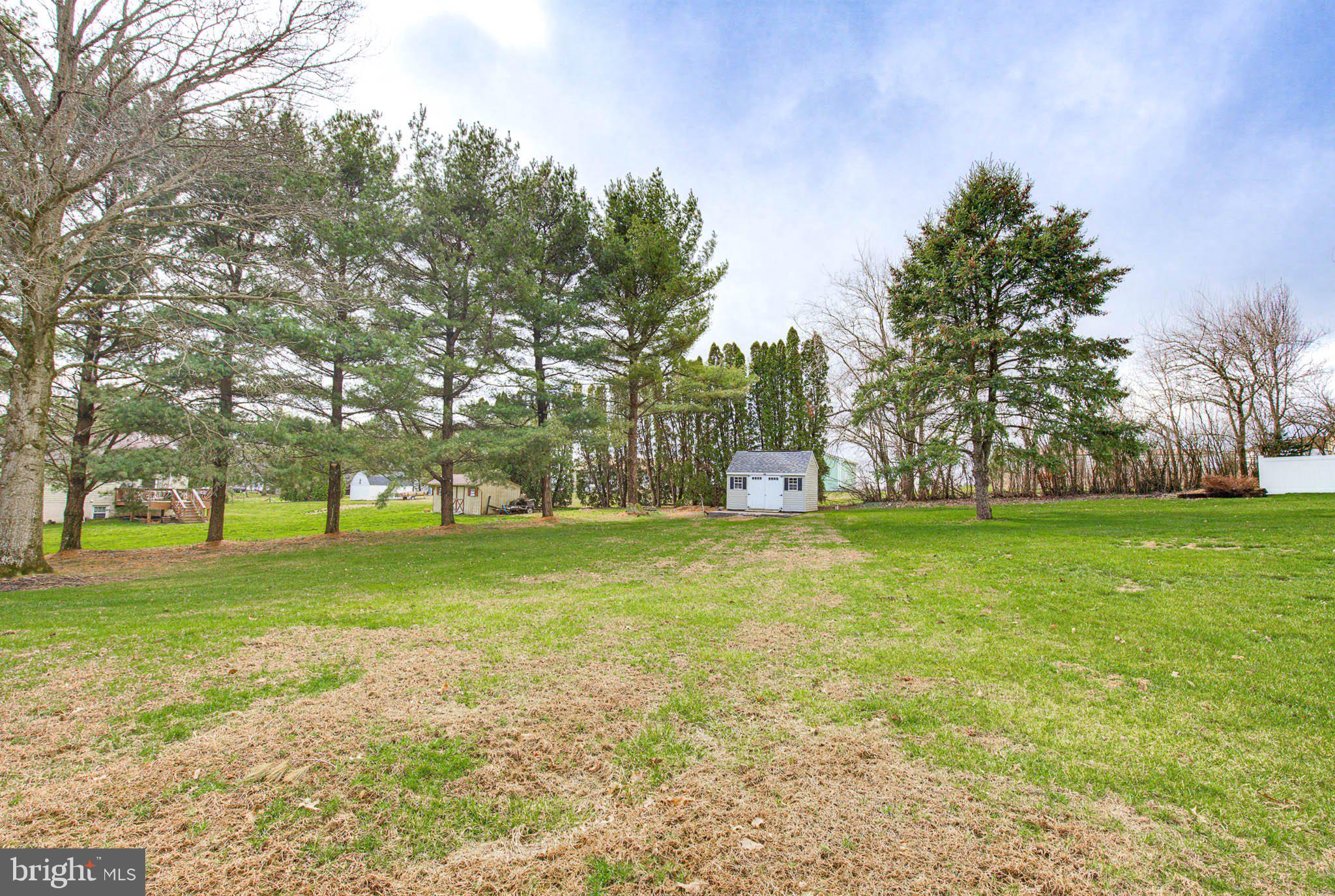 662 Bedington Circle Manheim, PA 17545 - Photo 38 of 43 Rear Yard