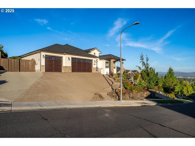 $649,000 | 3656 Camina Drive, Medford, OR 97504
