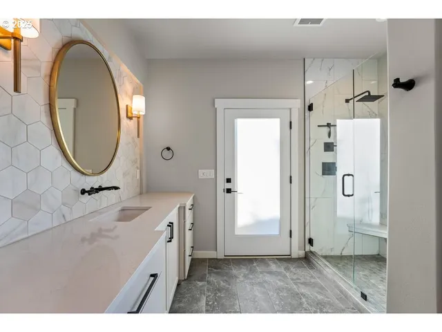 $649,000 | 3656 Camina Drive, Medford, OR 97504