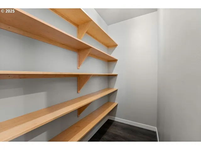 $649,000 | 3656 Camina Drive, Medford, OR 97504