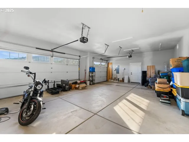 $649,000 | 3656 Camina Drive, Medford, OR 97504