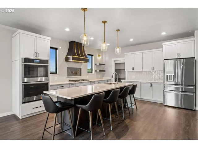 $649,000 | 3656 Camina Drive, Medford, OR 97504