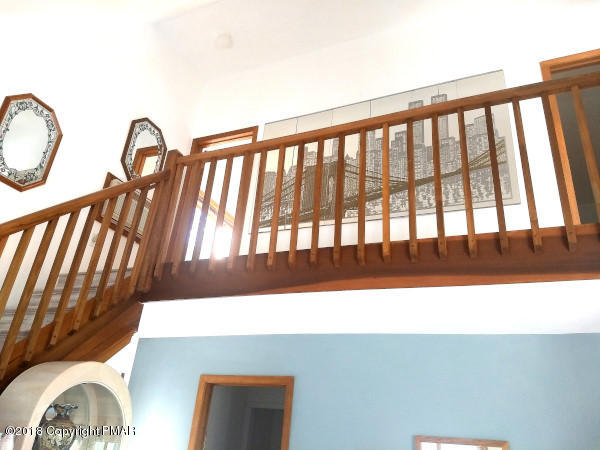 210 Hummingbird Trail Bushkill, PA 18324 - Photo 25 of 28 Looking upstairs