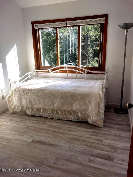 210 Hummingbird Trail Bushkill, PA 18324 - Photo 8 of 28 3rd Bedroom