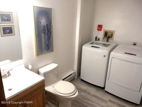 210 Hummingbird Trail Bushkill, PA 18324 - Photo 10 of 28 Half bath/Laundry