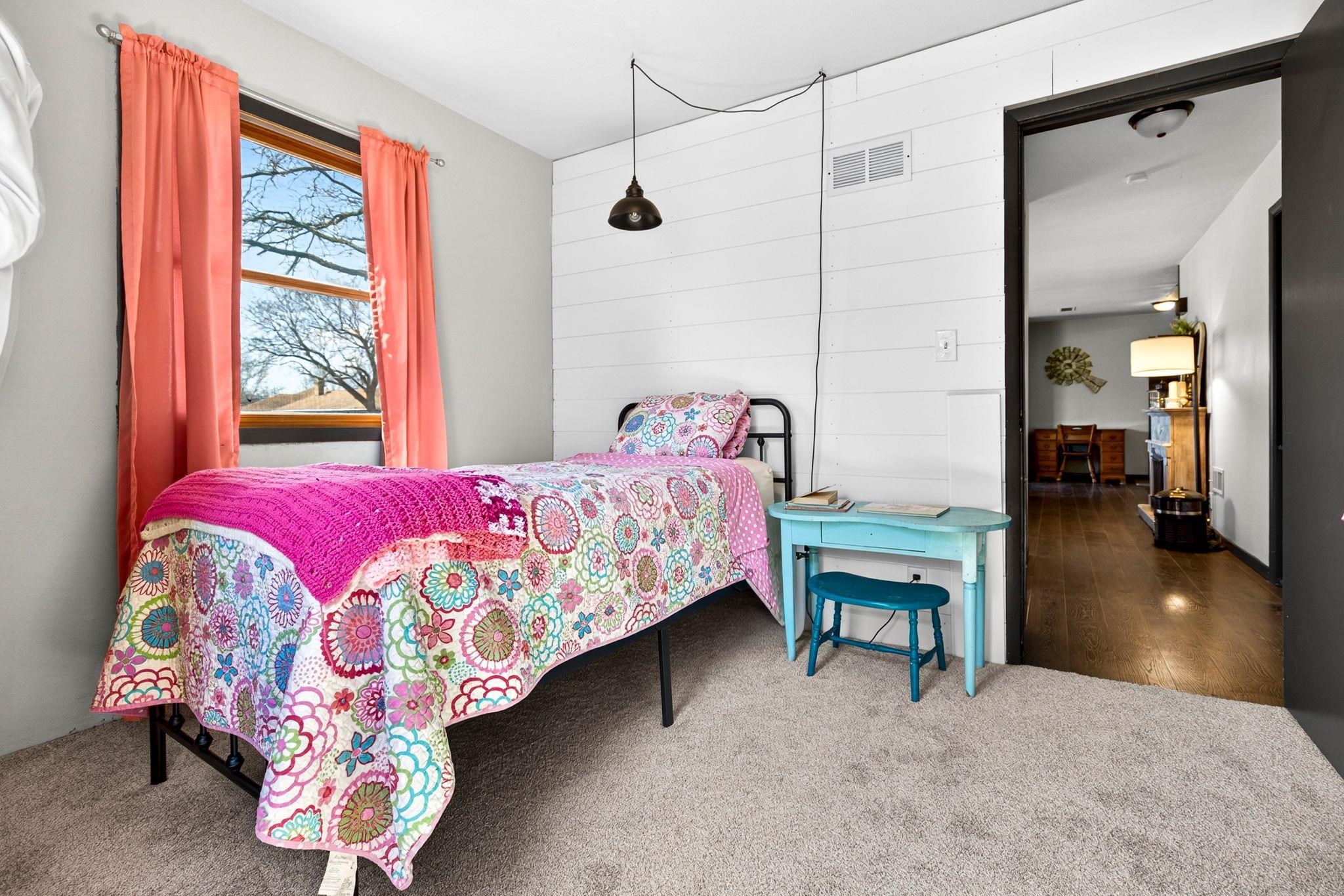 712 Chestnut Street Neenah, WI 54956 - Photo 12 of 26