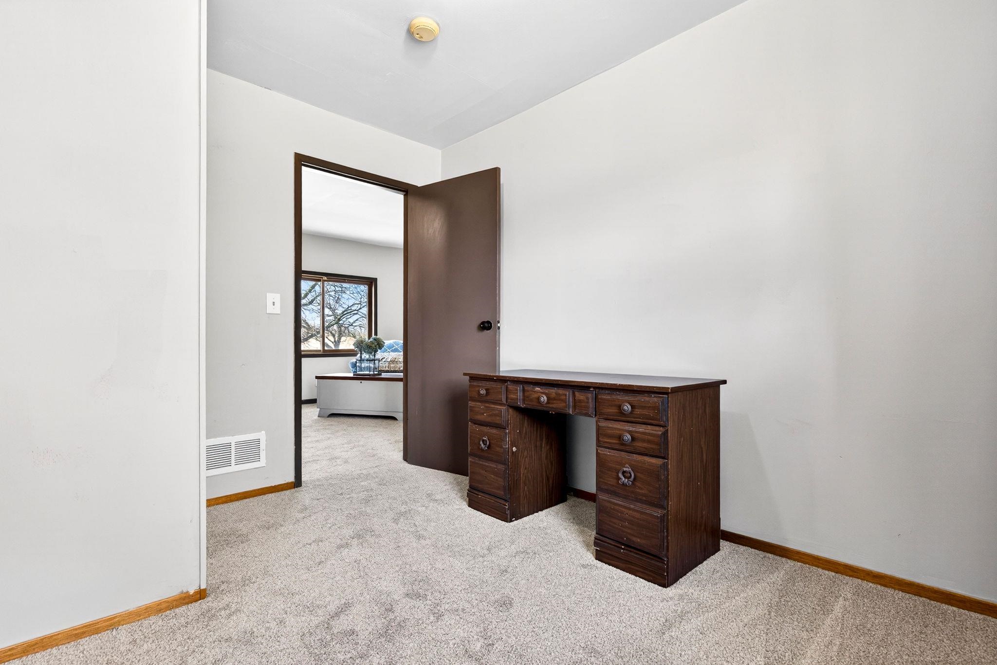 712 Chestnut Street Neenah, WI 54956 - Photo 17 of 26