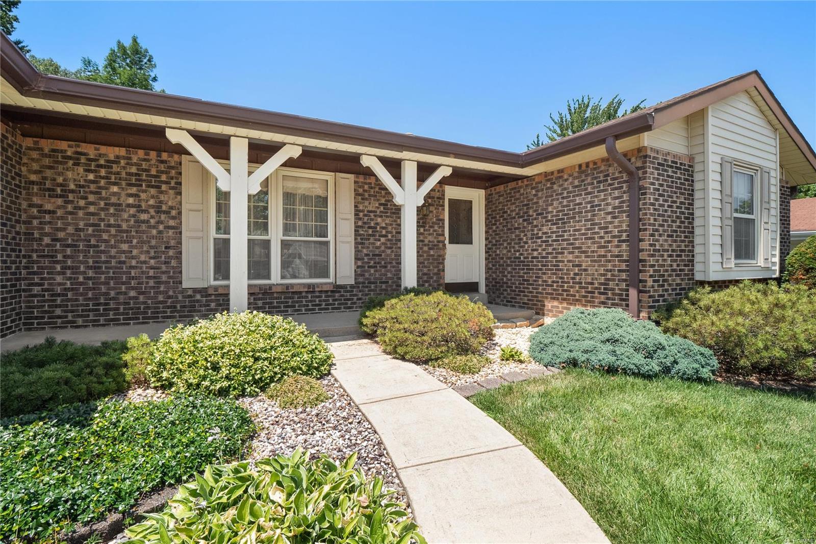 5849 Hempline Road St. Louis, MO 63129 - Photo 1 of 29