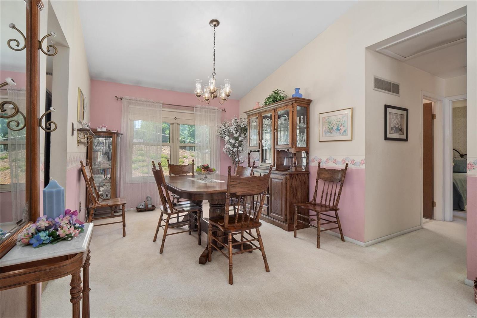 5849 Hempline Road St. Louis, MO 63129 - Photo 6 of 29