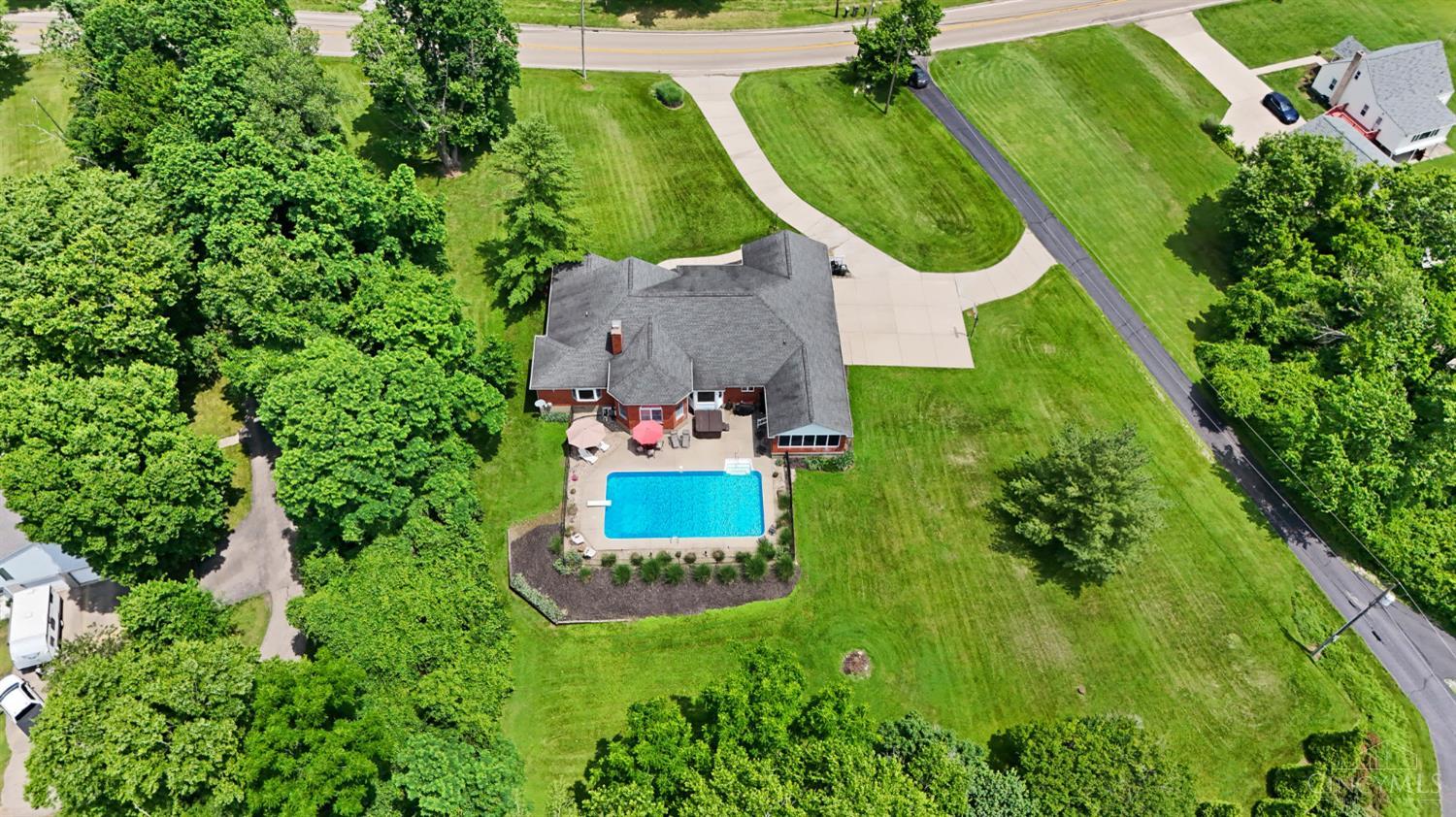 5765 Dry Ridge Road Cincinnati, OH 45252 - Photo 6 of 75 Gallery Image 6