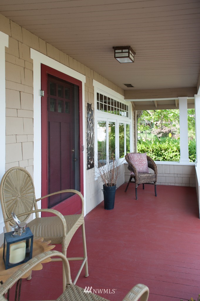 6003 South Roxbury Street Seattle, WA 98118 - Photo 2 of 24 Gallery Image 2