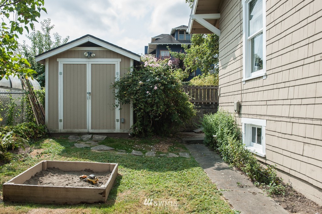 6003 South Roxbury Street Seattle, WA 98118 - Photo 20 of 24 Gallery Image 20