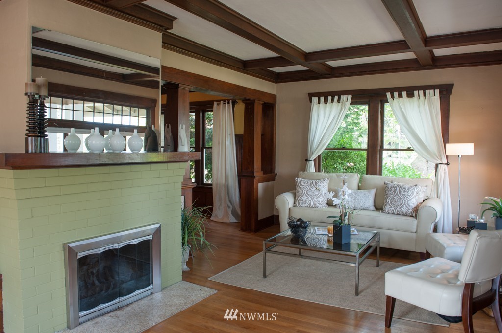 6003 South Roxbury Street Seattle, WA 98118 - Photo 4 of 24 Gallery Image 4