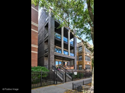$1,449,000 | 2922 North Sheffield Avenue, Unit 3, Chicago, IL 60657