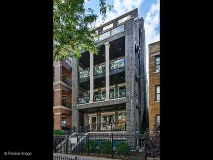 $1,449,000 | 2922 North Sheffield Avenue, Unit 3, Chicago, IL 60657