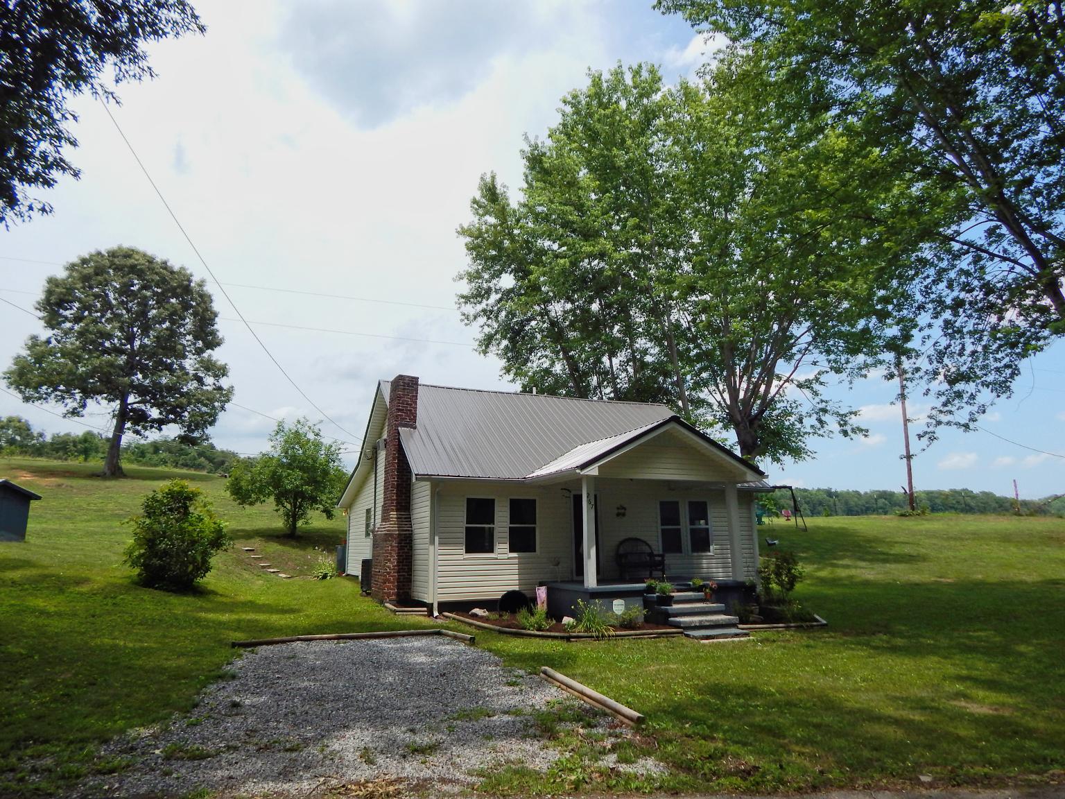 267 Deerfield Road Rutledge, TN 37861 - Photo 4 of 21 DSCN3185_lzn
