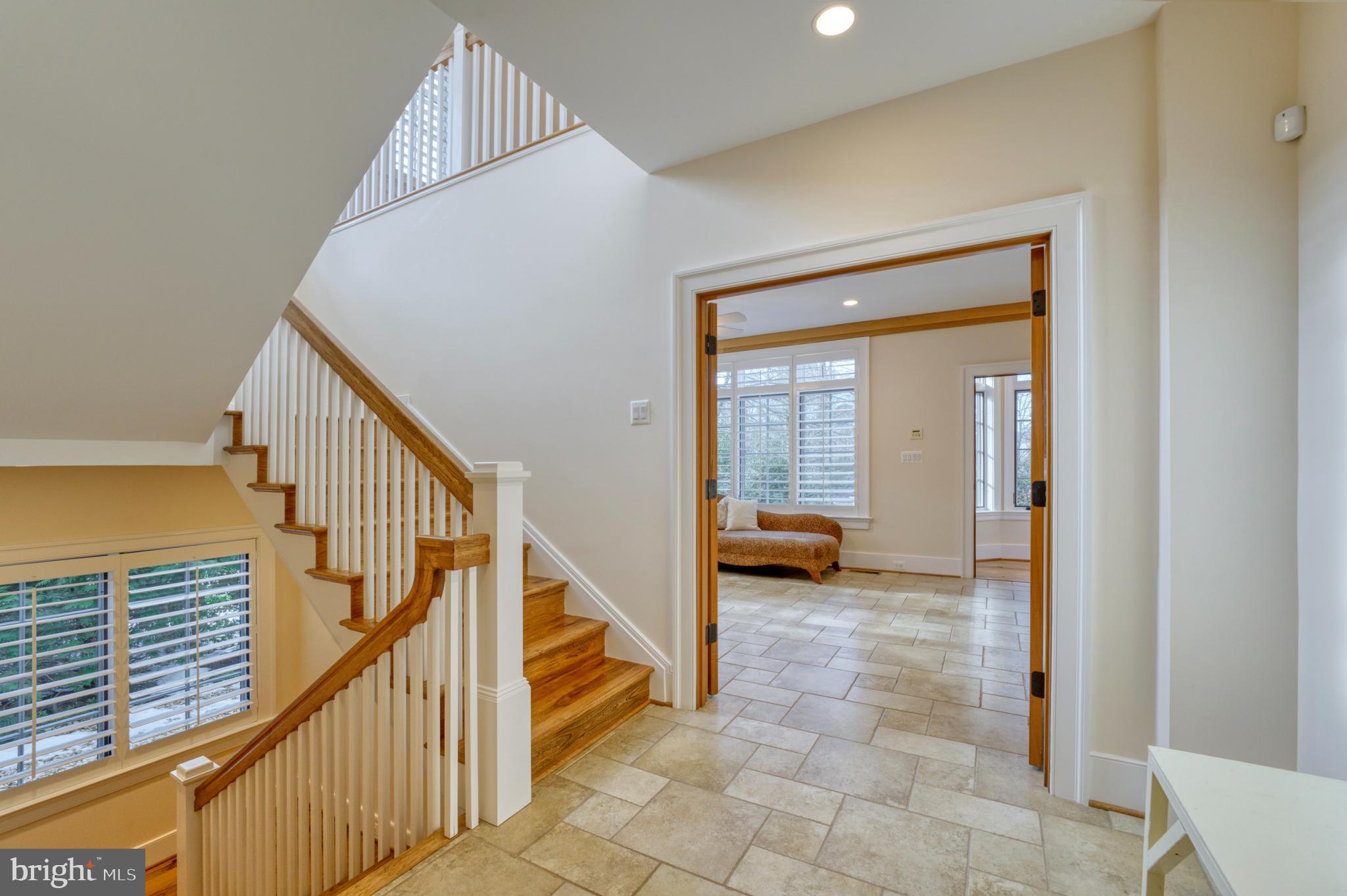 504 Druid Hill Road Northeast Vienna, VA 22180 - Photo 34 of 98 Hallway to loft sitting area