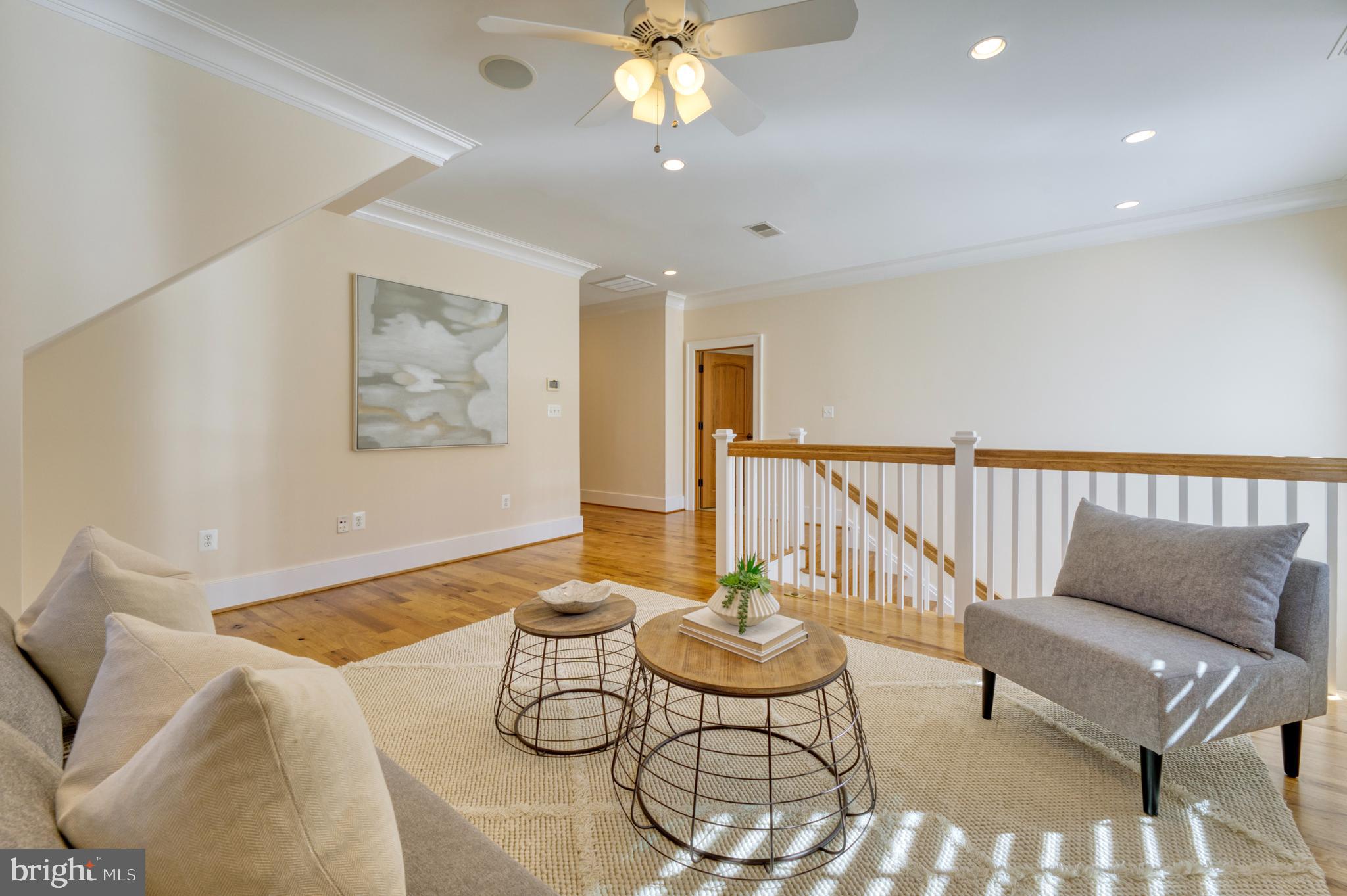 504 Druid Hill Road Northeast Vienna, VA 22180 - Photo 37 of 98 Loft sitting area