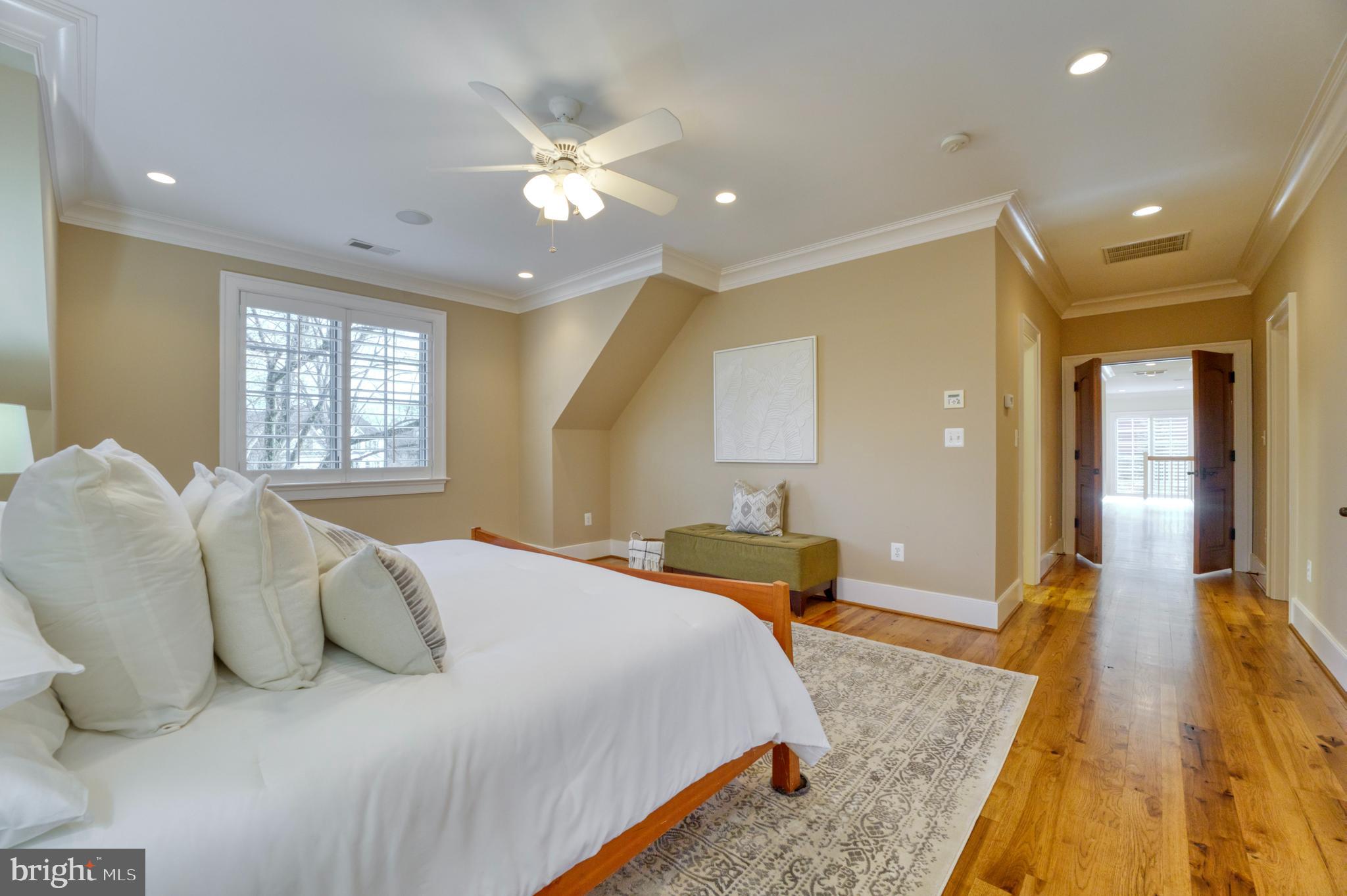 504 Druid Hill Road Northeast Vienna, VA 22180 - Photo 38 of 98 Primary bedroom