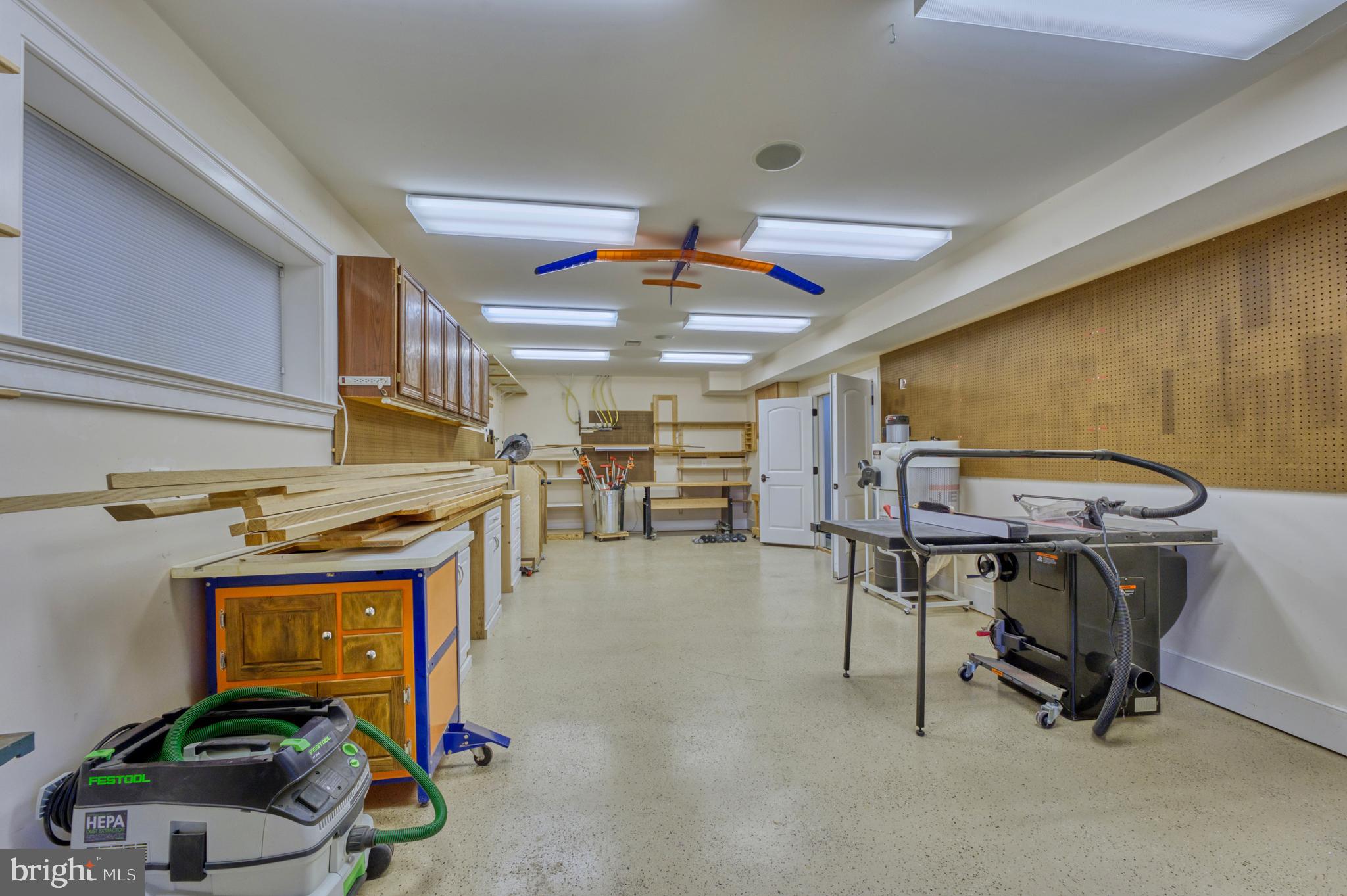 504 Druid Hill Road Northeast Vienna, VA 22180 - Photo 66 of 98 Lower-level workshop
