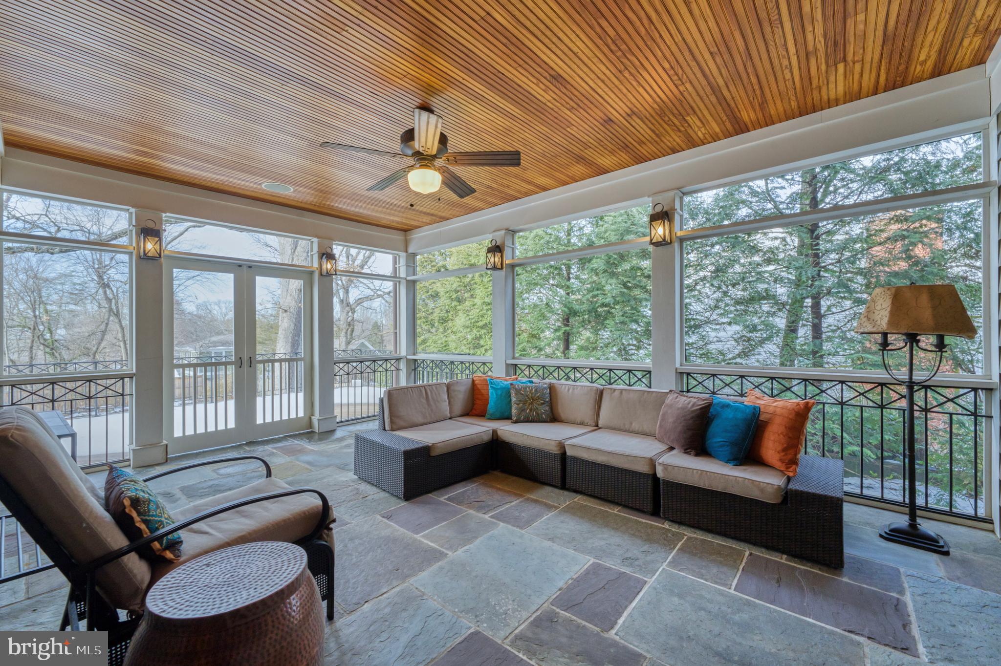 504 Druid Hill Road Northeast Vienna, VA 22180 - Photo 68 of 98 Screened porch