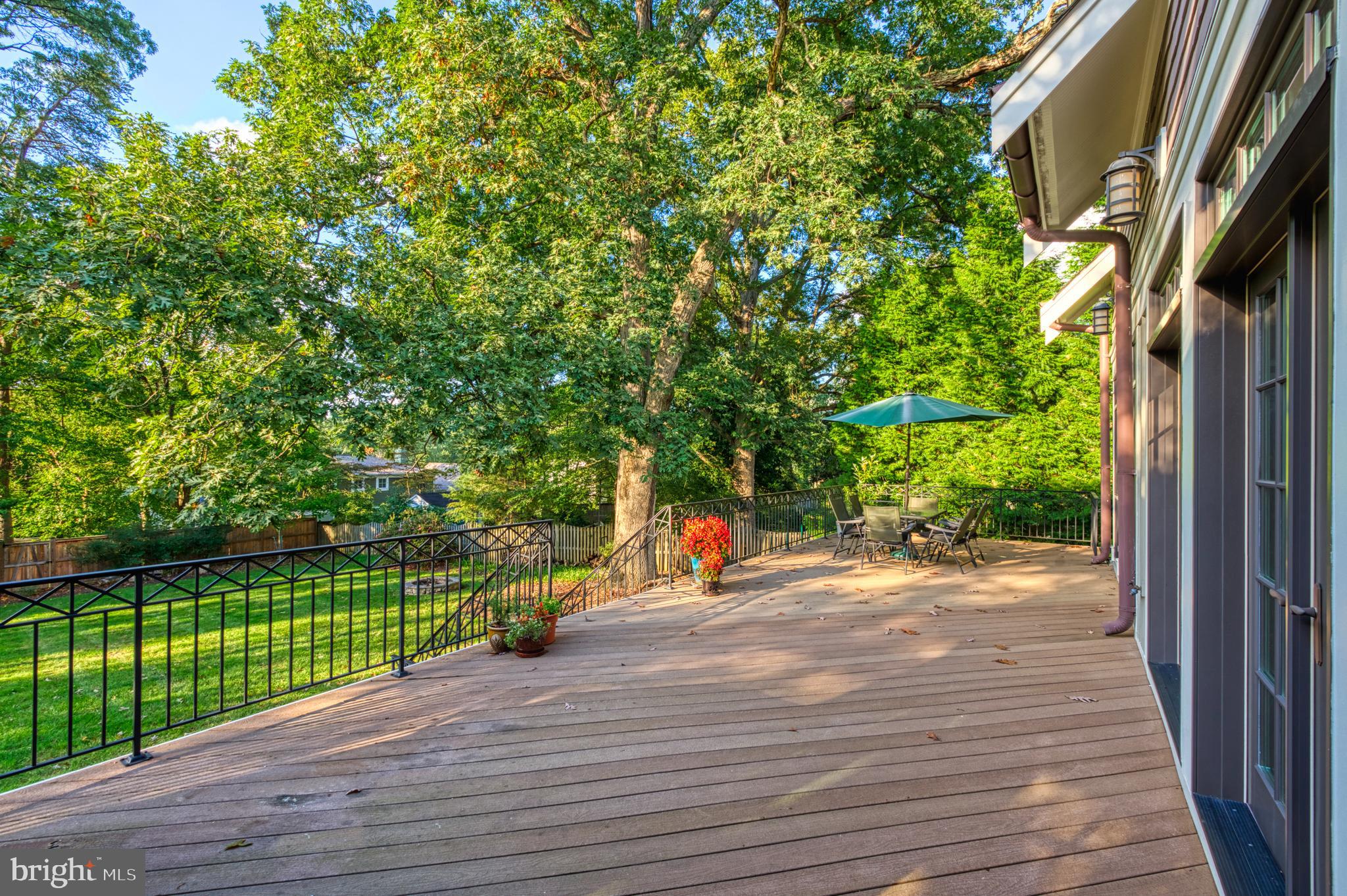 504 Druid Hill Road Northeast Vienna, VA 22180 - Photo 72 of 98 Backyard deck