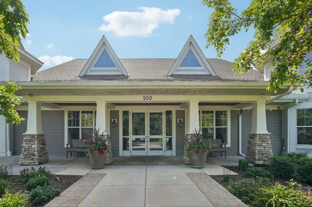 $145,000 | 100 Clydesdale Trail, Unit 115, Medina, MN 55340