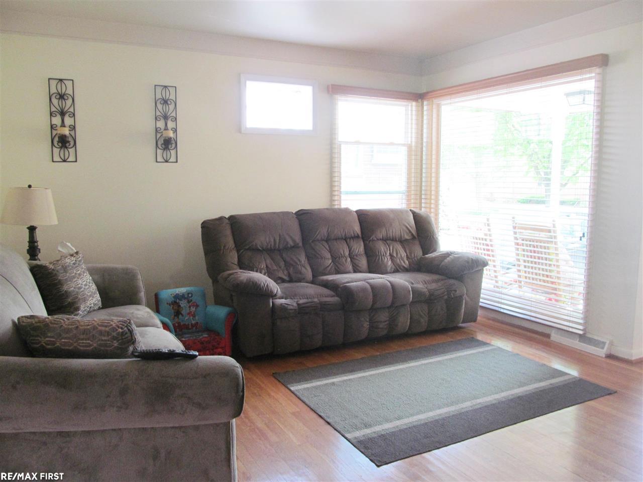 2002 Massoit Road Royal Oak, MI 48073 - Photo 6 of 24