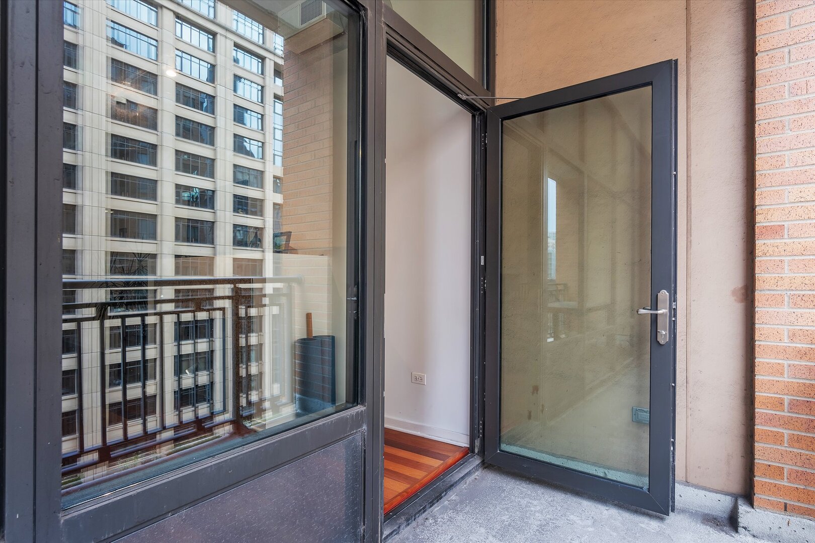 520 South State Street, Unit 805 Chicago, IL 60605 - Photo 19 of 24 a view of a balcony from door