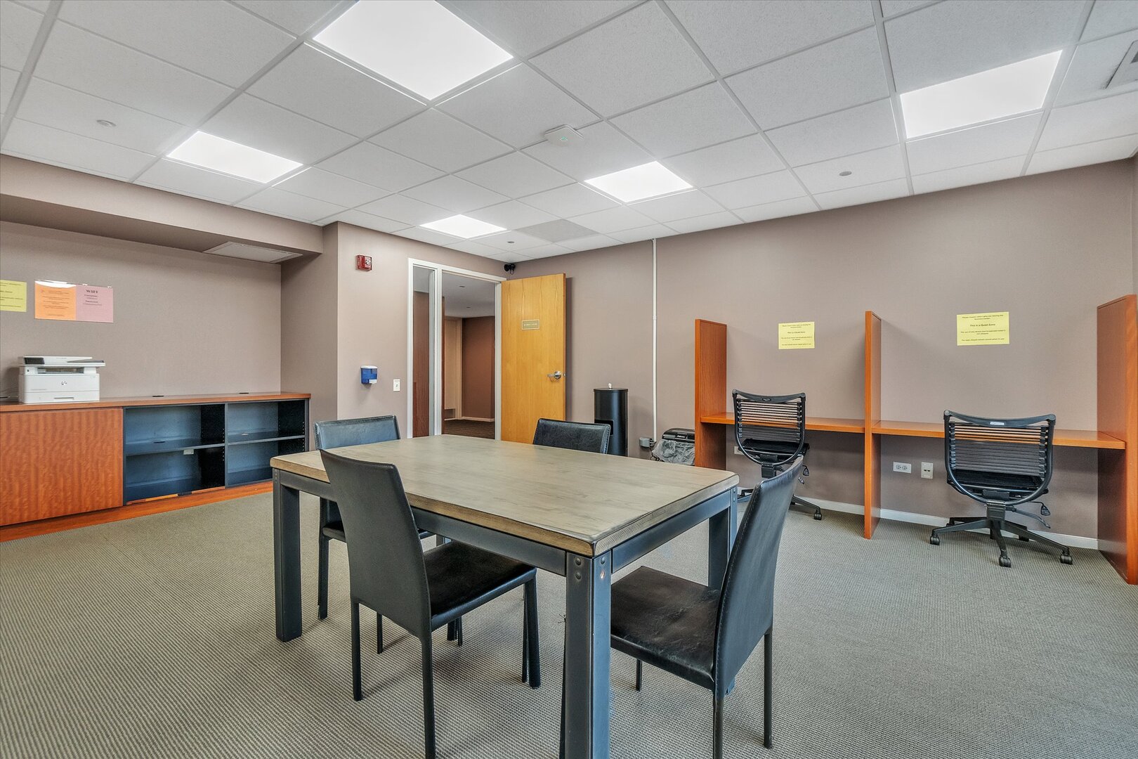 520 South State Street, Unit 805 Chicago, IL 60605 - Photo 22 of 24 a view of a dining room with furniture