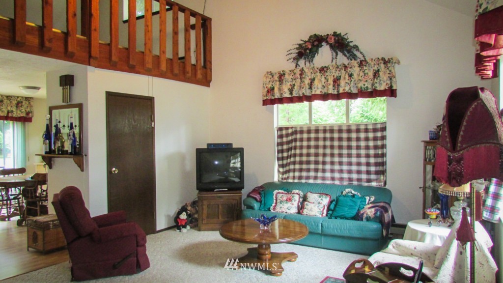 11436 Littlerock Road Southwest Olympia, WA 98512 - Photo 3 of 19 Gallery Image 3