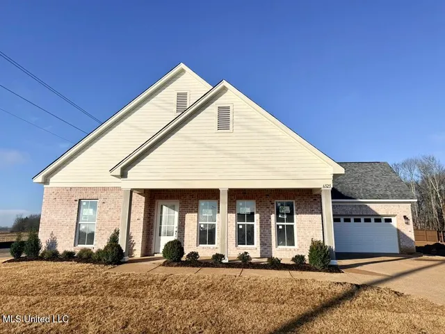 $452,900 | 6525 Westland Court, Southaven, MS 38672