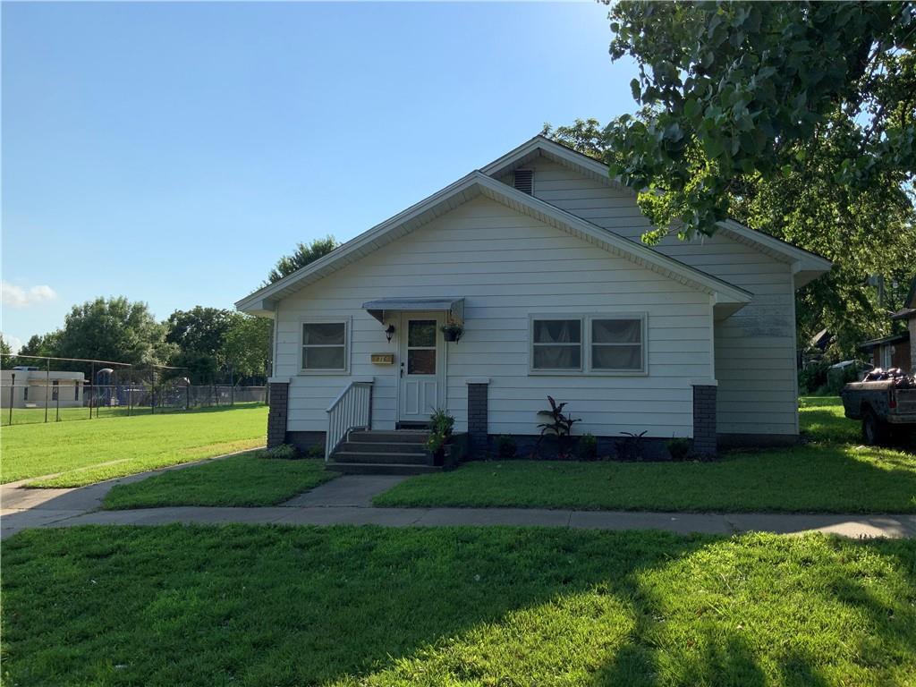 816 North Sycamore Road Iola, KS 66749 - Photo 2 of 42