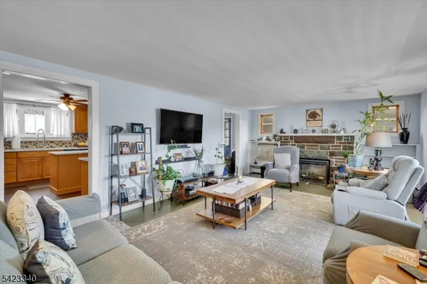 $540,000 | 10 Hillside Avenue, Milford, NJ 08848