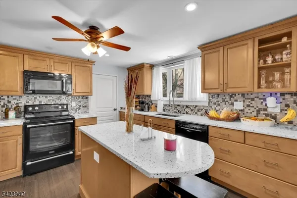 $540,000 | 10 Hillside Avenue, Milford, NJ 08848