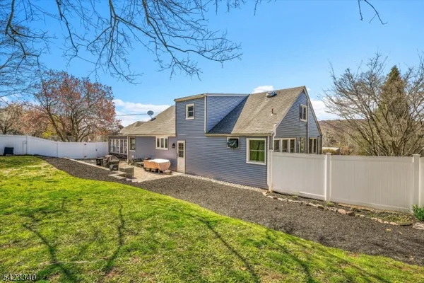 $540,000 | 10 Hillside Avenue, Milford, NJ 08848