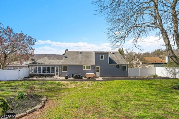 $540,000 | 10 Hillside Avenue, Milford, NJ 08848