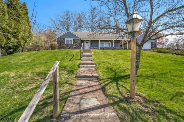 $540,000 | 10 Hillside Avenue, Milford, NJ 08848