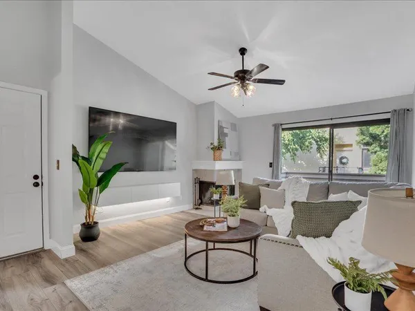 $285,000 | 3400 Sullivan Court, Unit 220, Modesto, CA 95356