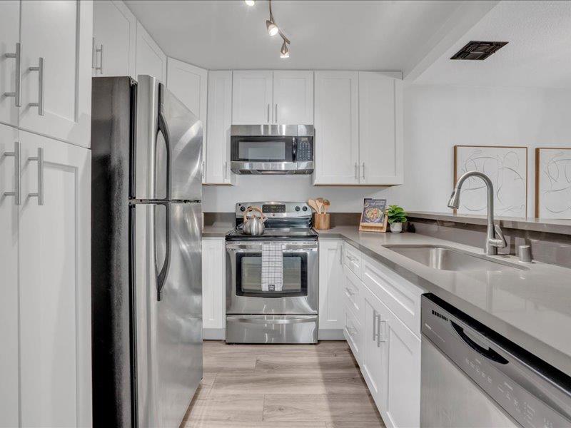 3400 Sullivan Court, Unit 220 Modesto, CA 95356 - Photo 6 of 27